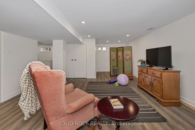 1229 Erindale Dr, House other with 4 bedrooms, 2 bathrooms and 3 parking in Ottawa ON | Image 23