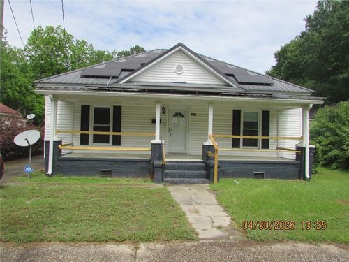 215 E Maple Street, Mount Olive, NC, 28365 | Card Image