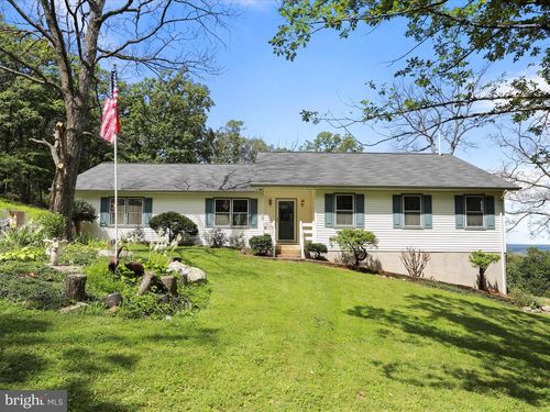 752 Enchanted Pl, Front Royal, VA, 22630-8715 | Card Image