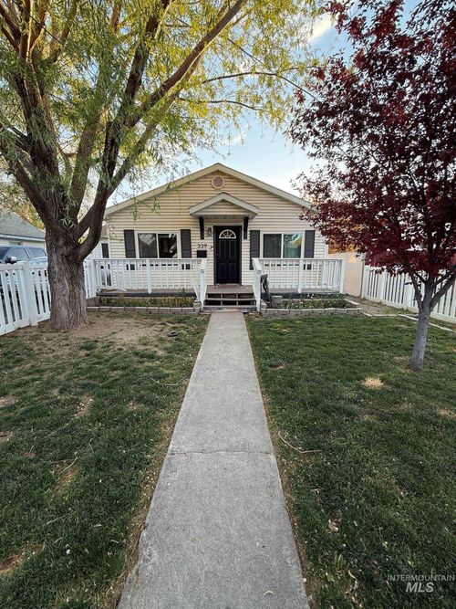 339 Polk St, Twin Falls, ID, 83301-4818 | Card Image