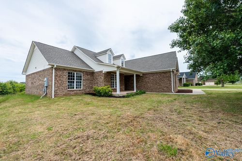 303 Narrow Ln, New Market, AL, 35761-8043 | Card Image