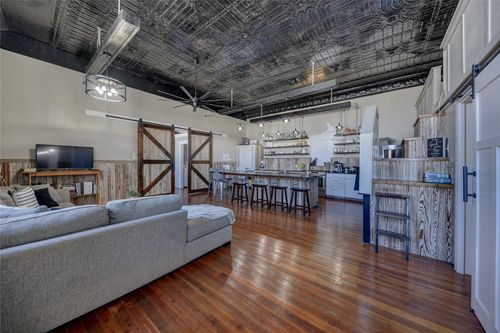 b-103 N Main, Moulton, TX, 77975-4926 | Card Image