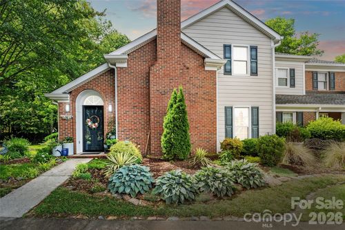 9486 Kings Falls Dr, Charlotte, NC, 28210-7768 | Card Image