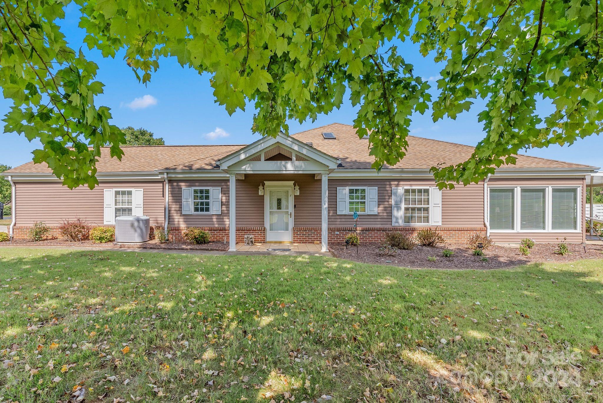 Heather Way, Candler, NC 28715