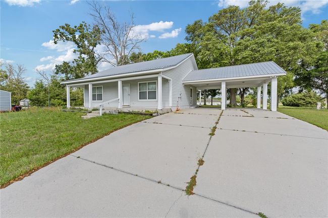 16011 Nw 73 Rd Ct, House other with 2 bedrooms, 2 bathrooms and null parking in Trenton FL | Image 5
