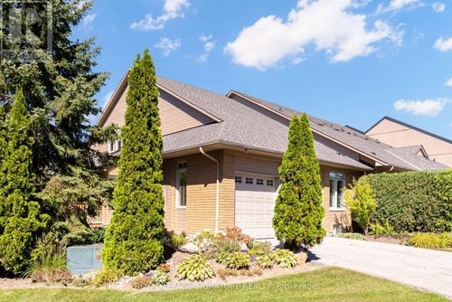 285-8 Lakeside Vista Way, Markham (Greensborough), ON, L6E1J2 | Card Image