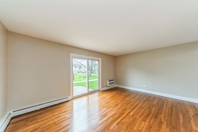 APT-1F - 8852 N Leslie Ln, Condo with 1 bedrooms, 1 bathrooms and 2 parking in Des Plaines IL | Image 9