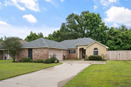 16208 Old Samuel Dr, Prairieville, LA, 70769-4992 | Card Image