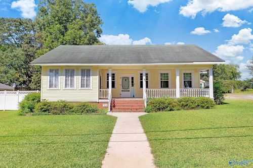 1307 Sparkman St Sw, Hartselle, AL, 35640-3162 | Card Image