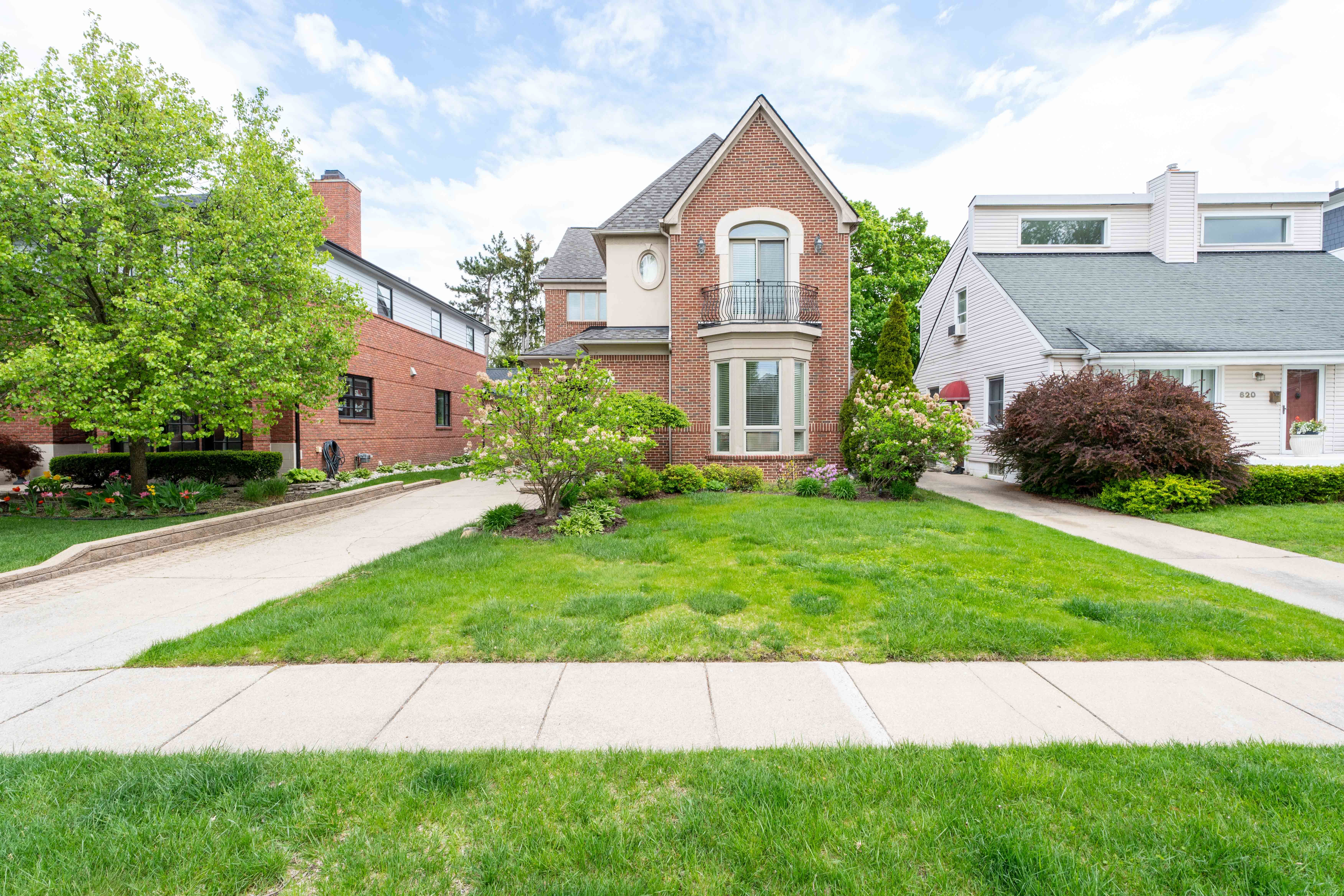 Hanna St, Birmingham, MI 48009