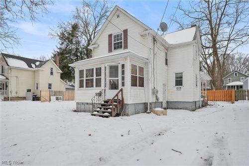 434 Matthews St, Akron, OH, 44306-1325 | Card Image