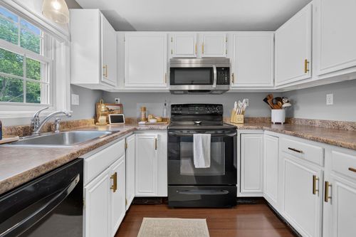 26 Sullivan Ct, Salem, NH, 03079-2049 | Card Image
