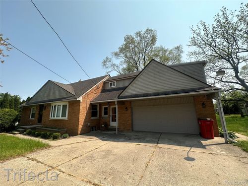 23930 21 Mile Rd, Macomb, MI, 48042-5109 | Card Image