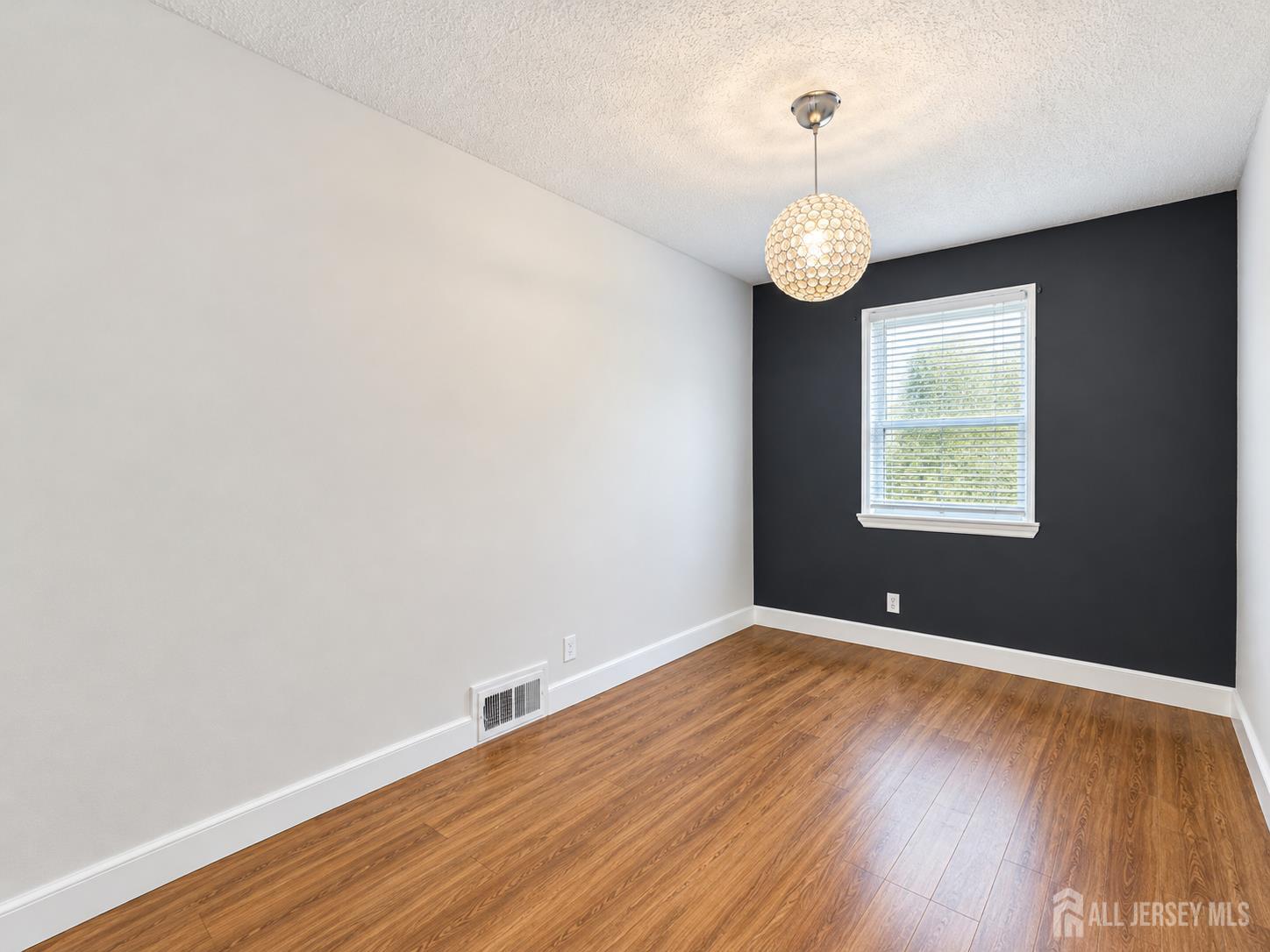 Residential Lease in Edison 5