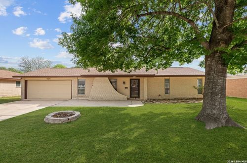 161 Cloverleaf Dr, Schertz, TX, 78154-2403 | Card Image