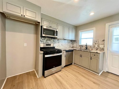 4504 Kingsbury St, Houston, TX, 77021-3328 | Card Image