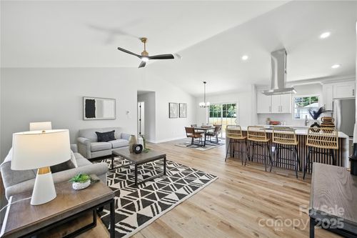 814 Mark St, Belmont, NC, 28012-3916 | Card Image