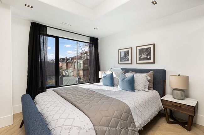 102 Ulster St, House attached with 4 bedrooms, 5 bathrooms and 1 parking in Toronto ON | Image 26