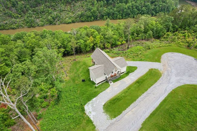 497 Jakes Landing Way S, Home with 3 bedrooms, 3 bathrooms and null parking in Ellijay GA | Image 4