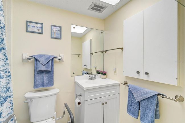 APT-115 - 708 Tamiami Trl S, Condo with 2 bedrooms, 2 bathrooms and null parking in VENICE FL | Image 13