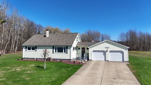 10127 Oliver Rd, McKean, PA, 16426-1904 | Card Image