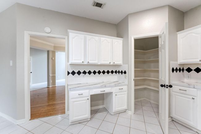 1015 Pine Walk Trl, House other with 4 bedrooms, 3 bathrooms and 2 parking in Spring TX | Image 8