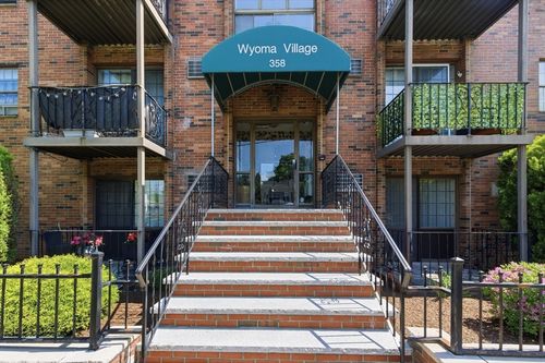 18-358 Broadway, Lynn, MA, 01904-2666 | Card Image