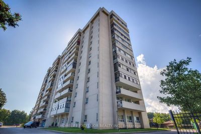 1207 - 3311 Kingston Rd, Condo with 2 bedrooms, 1 bathrooms and 1 parking in Scarborough ON | Image 1