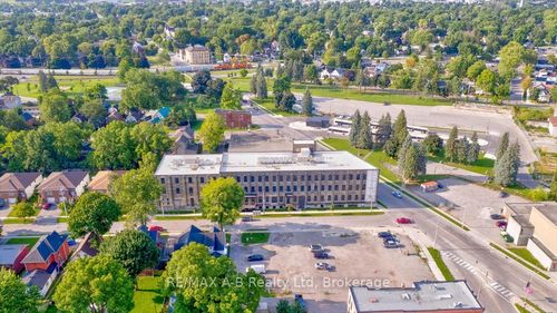 {{alt}} | Card Image