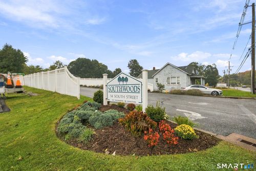 61-14 South St, Danbury, CT, 06810-8187 | Card Image