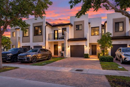 21357 Ne 2nd Ct, Miami, FL, 33179-2998 | Card Image