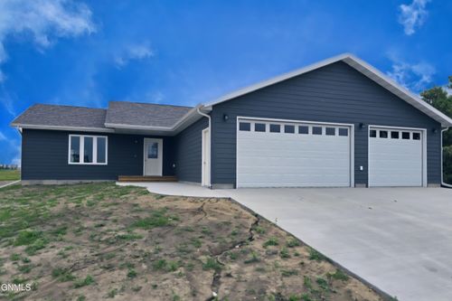 1423 2nd Ave Nw, Beulah, ND, 58523-6006 | Card Image