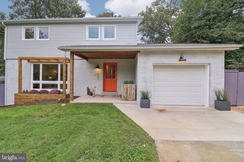 Lakewood Dr, Woodbridge, VA 22192