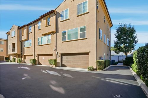unit-105-811 N Dalton Ave, Azusa, CA, 91702-6518 | Card Image