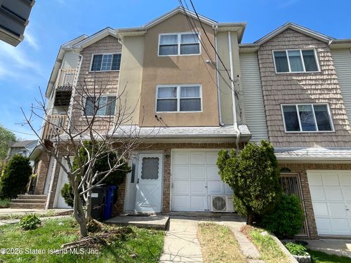 4 Cliff Ct, Staten Island, NY, 10305-3921 | Card Image