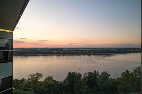 ph-1405-655 S Riverside Dr, Memphis, TN, 38103-4626 | Card Image
