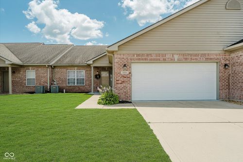 5651 Jones Dr, Plainfield, IN, 46168-8812 | Card Image