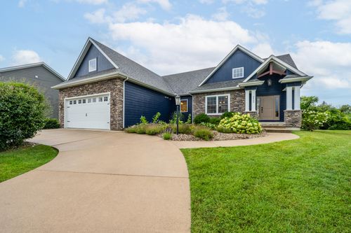 2400 Bay Pointe Dr, Saint Joseph, MI, 49085-2847 | Card Image