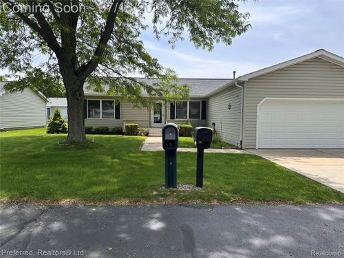 38537 Chestnut Ln, Westland, MI, 48185-7615 | Card Image