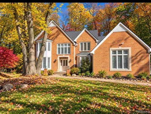 1624 Wakefield Ct, Rochester Hills, MI, 48306-3670 | Card Image