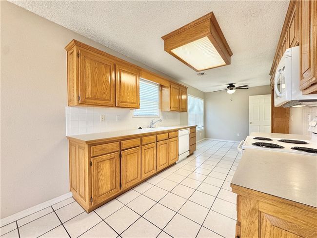 3050 Birch Pl, House other with 4 bedrooms, 2 bathrooms and null parking in Springdale AR | Image 4