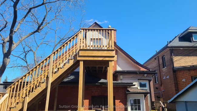 992 Montclair Ave, House other with 5 bedrooms, 3 bathrooms and 2 parking in Hamilton ON | Image 4