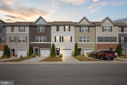189 Magellan Dr, MARTINSBURG, WV, 25404-4007 | Card Image