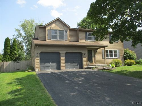 7783 Bainbridge Dr, Liverpool, NY, 13090-2577 | Card Image