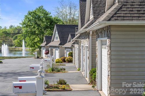 206 Waters Edge Dr, Weaverville, NC, 28787-8478 | Card Image