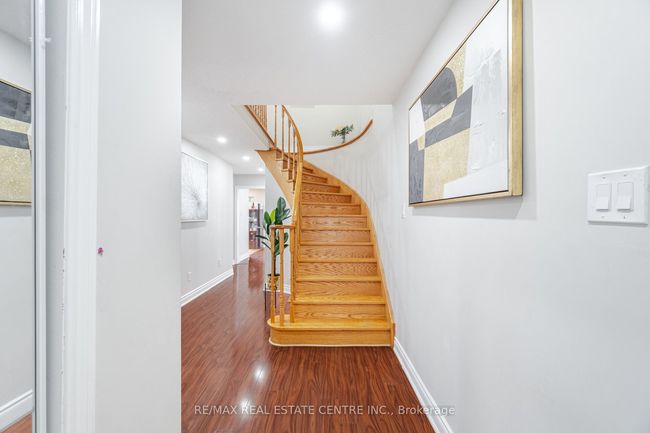 27 Woodsend Run, House attached with 3 bedrooms, 3 bathrooms and 2 parking in Brampton ON | Image 5