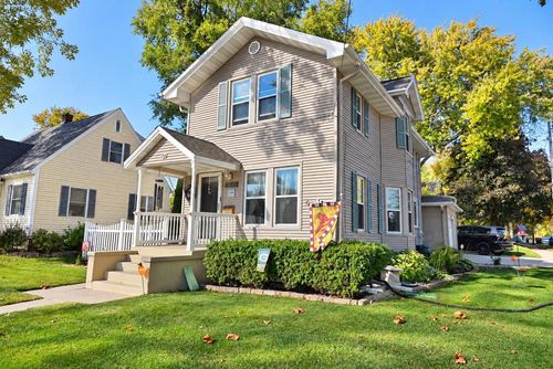 924 E New York Avenue, OSHKOSH, WI, 54901 | Card Image