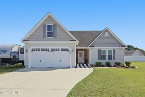 109 Kayak Ct, Swansboro, NC, 28584-8258 | Card Image
