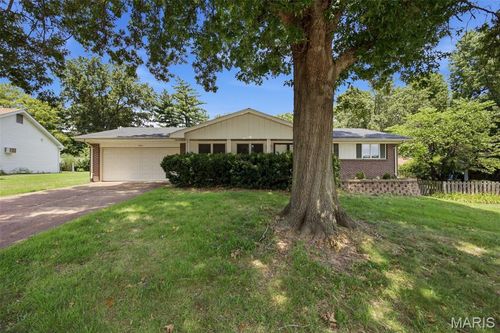 1001 Bridgeport Dr, Ellisville, MO, 63011-2322 | Card Image