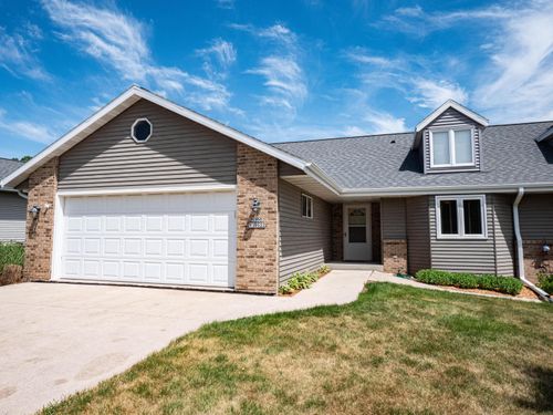 N166W19522 Ravens Way, Jackson, WI, 53037-9585 | Card Image